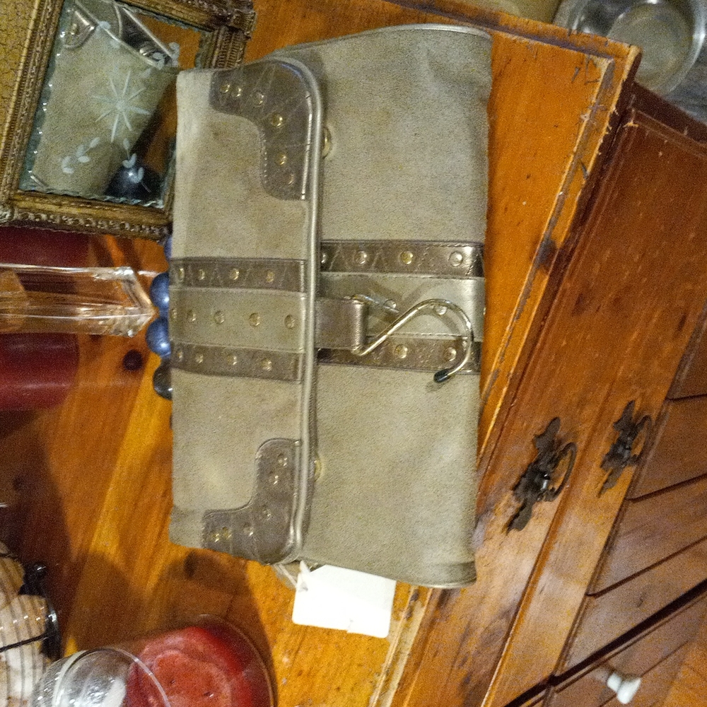 Travel makeup bag